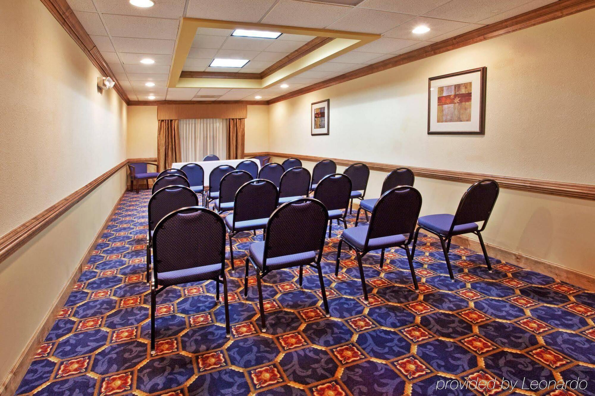 Holiday Inn Express Hotel & Suites Byron By Ihg Buitenkant foto